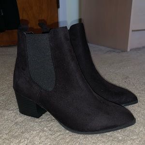 Pointed toe black suede booties